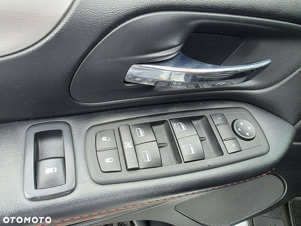 Dodge Grand Caravan - 10