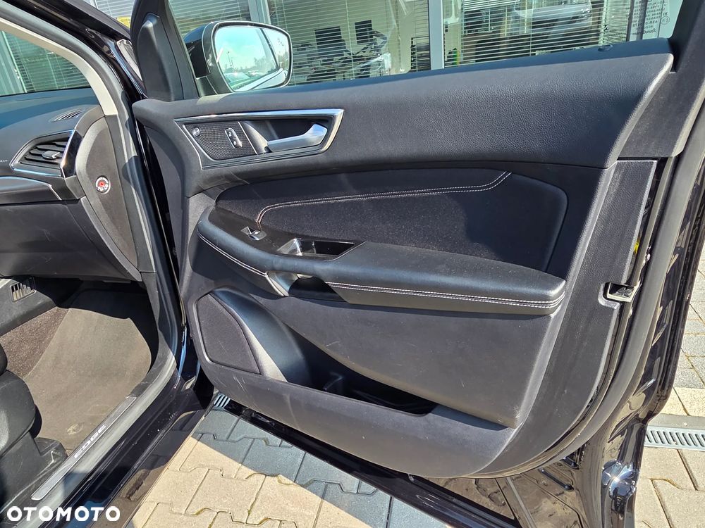 Ford Edge 2.0 EcoBlue Twin-Turbo 4WD Titanium - 37