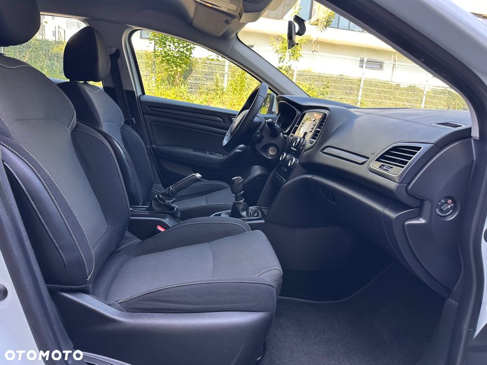 Renault Megane ENERGY TCe 100 LIFE - 9