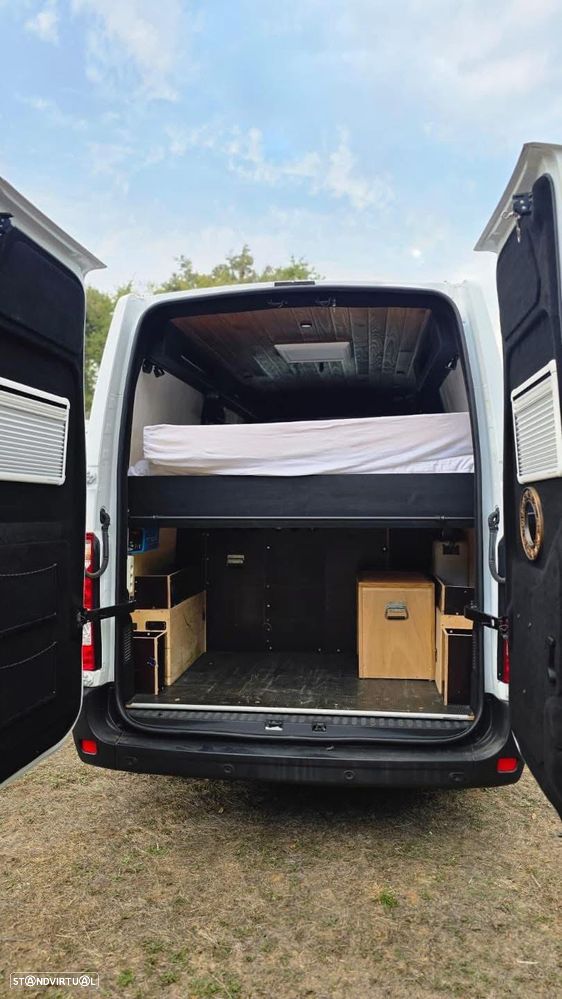 Renault Master Camper Van - 16