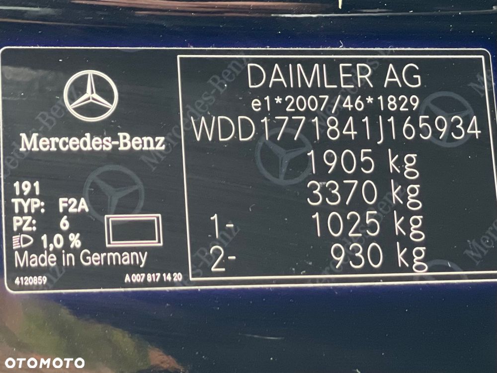 Mercedes-Benz Klasa A 180 7G-DCT AMG Line - 28