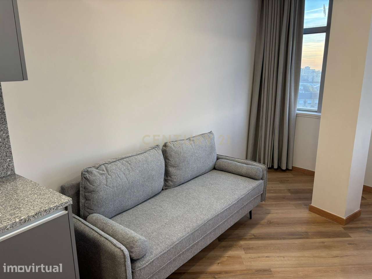 Apartamento T2 com mobília em Paranhos, com 1 lugar de garagem - Grande imagem: 2/18