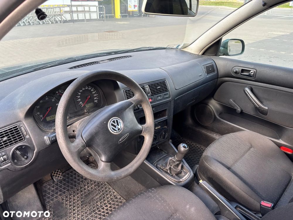 Volkswagen Golf - 8