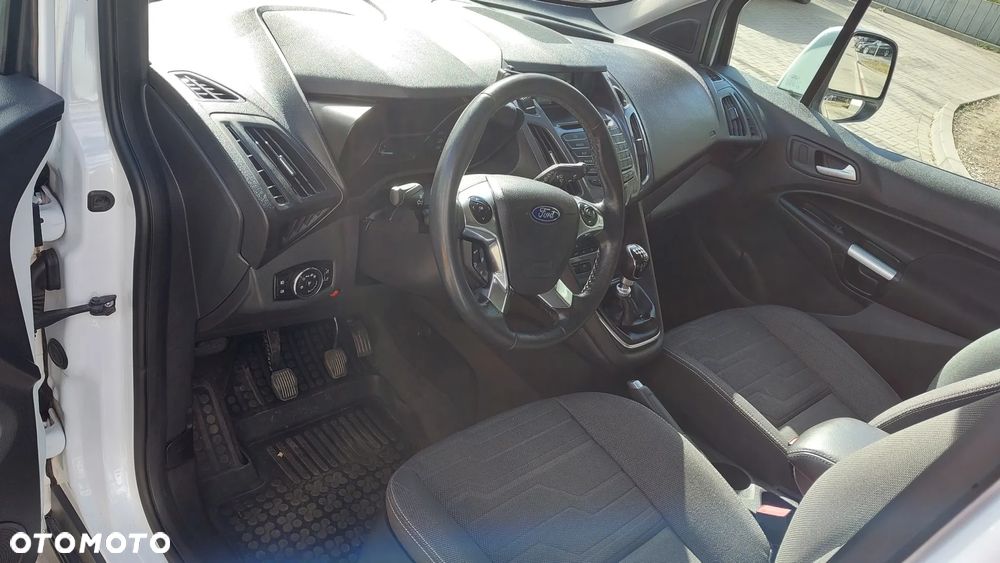 Ford Tourneo Connect Grand - 22