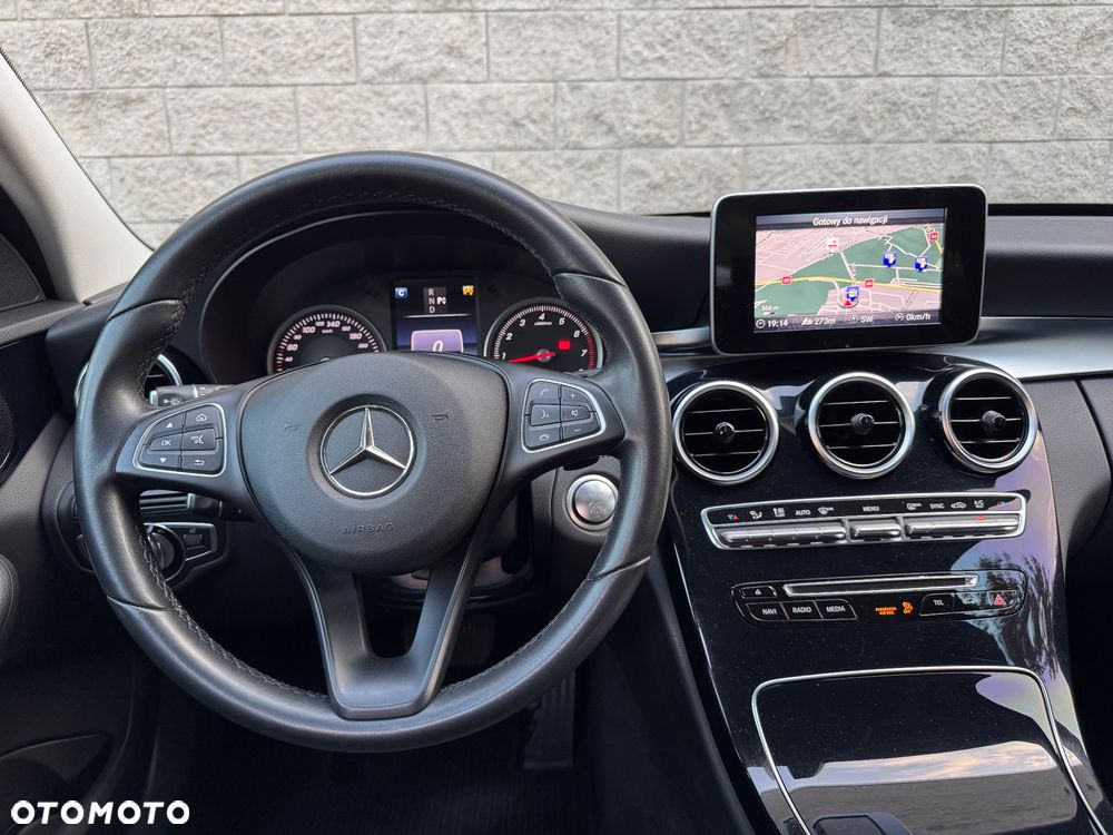 Mercedes-Benz Klasa C 200 7G-TRONIC Exclusive - 13