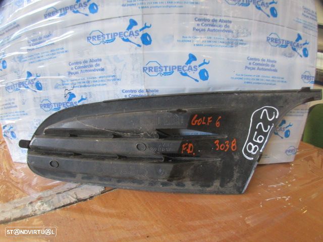 Grelha Friso 5K0853666A VW GOLF 6 2011 1.4I 80Cv 3P Preto FD GRE PC - 2