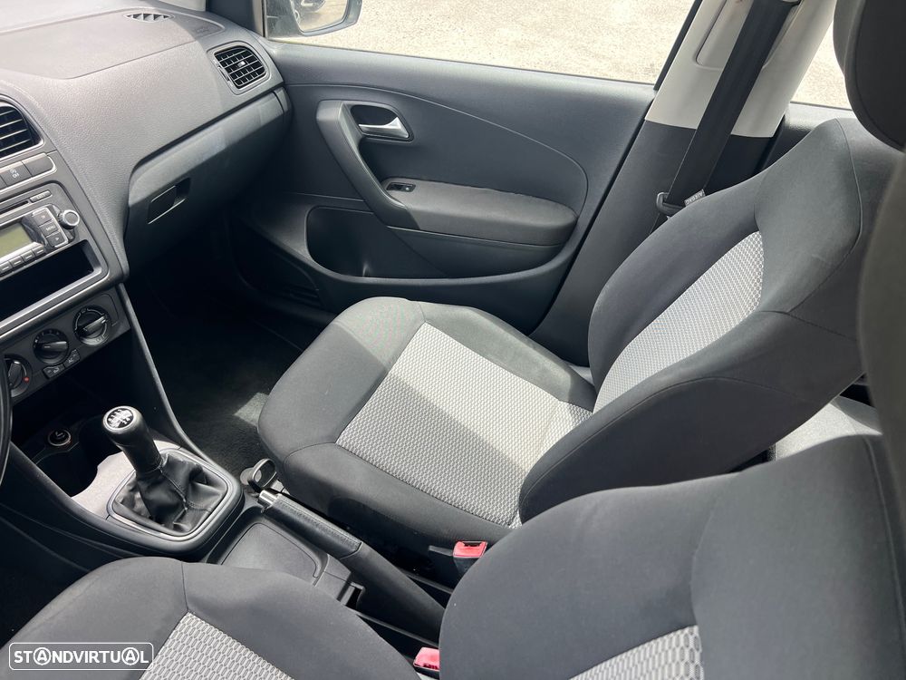 VW Polo 1.6 TDI Confortline BlueMotion - 19