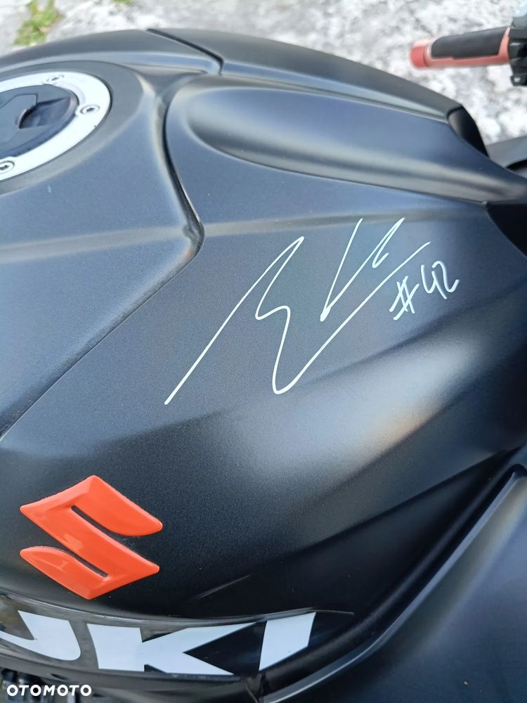 Suzuki GSX-R - 6