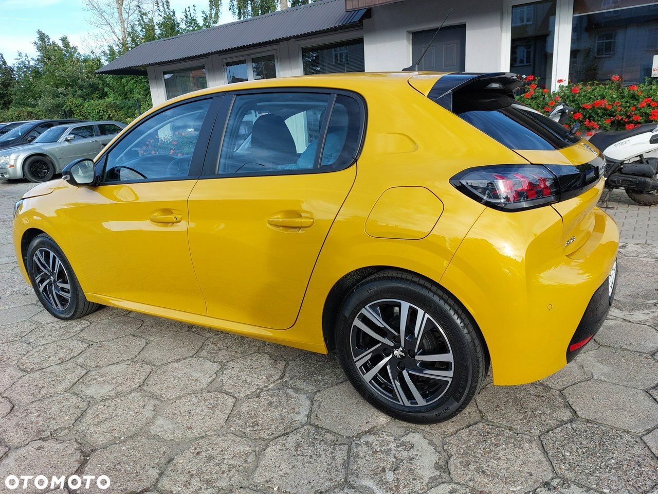 Peugeot 208 - 4