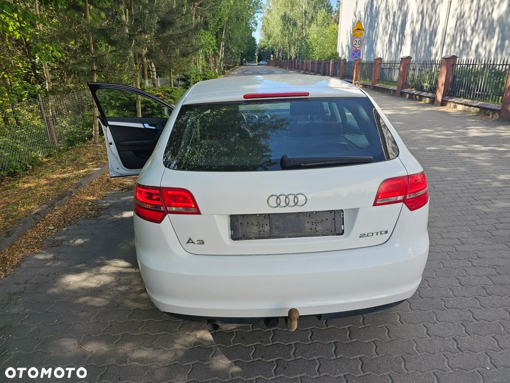 Audi A3 Sportback 2.0 TDI DPF Ambiente - 14