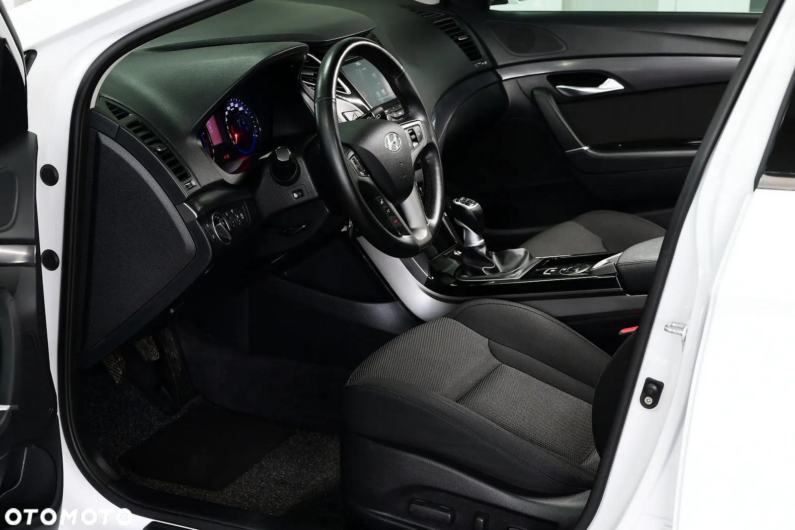 Hyundai i40 Kombi blue 1.6 Trend - 7