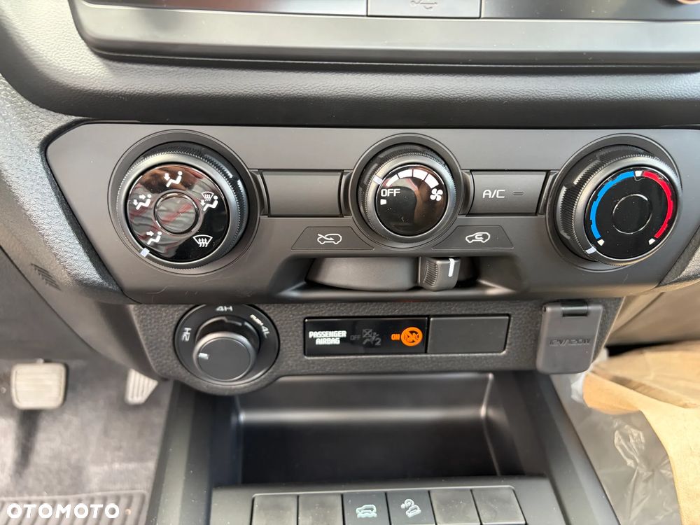 Isuzu D-Max 2.2 SC L 4WD - 13