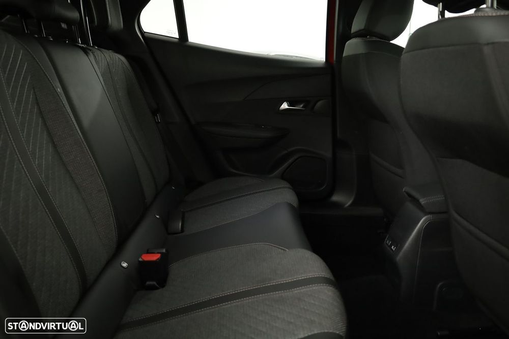 Peugeot 2008 1.2 PureTech Allure - 22