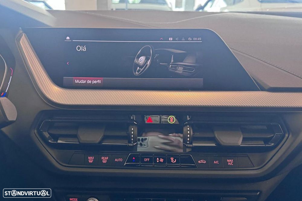 BMW 116 i Pack Desportivo M - 8