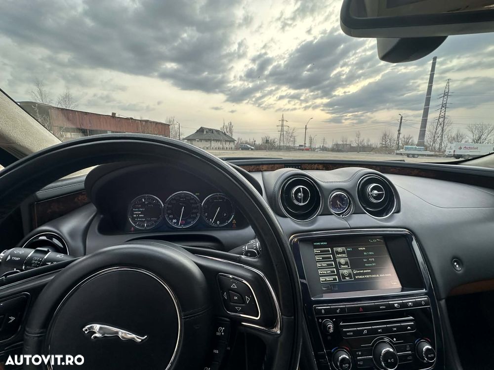Jaguar XJ 3.0 V6 Premium Luxury Aut SWB - 6