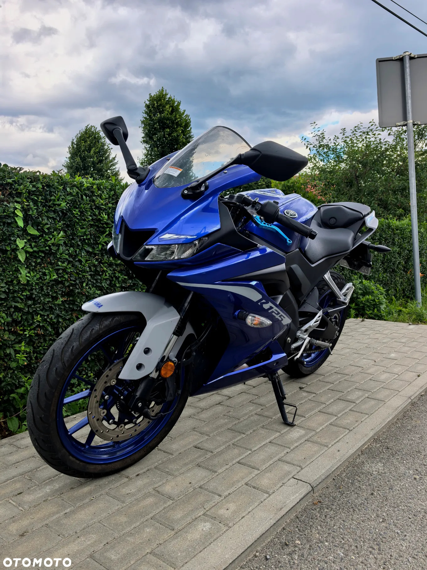 Yamaha YZF - 4