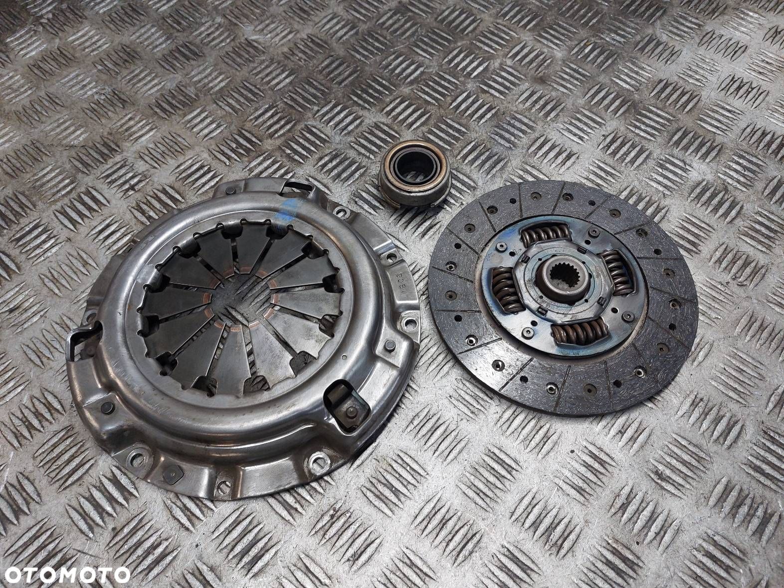 SPRZĘGŁO TARCZA + DOCISK + ŁOŻYSKO OPOROWE MAZDA 323F BJ 1.6 16V - 1
