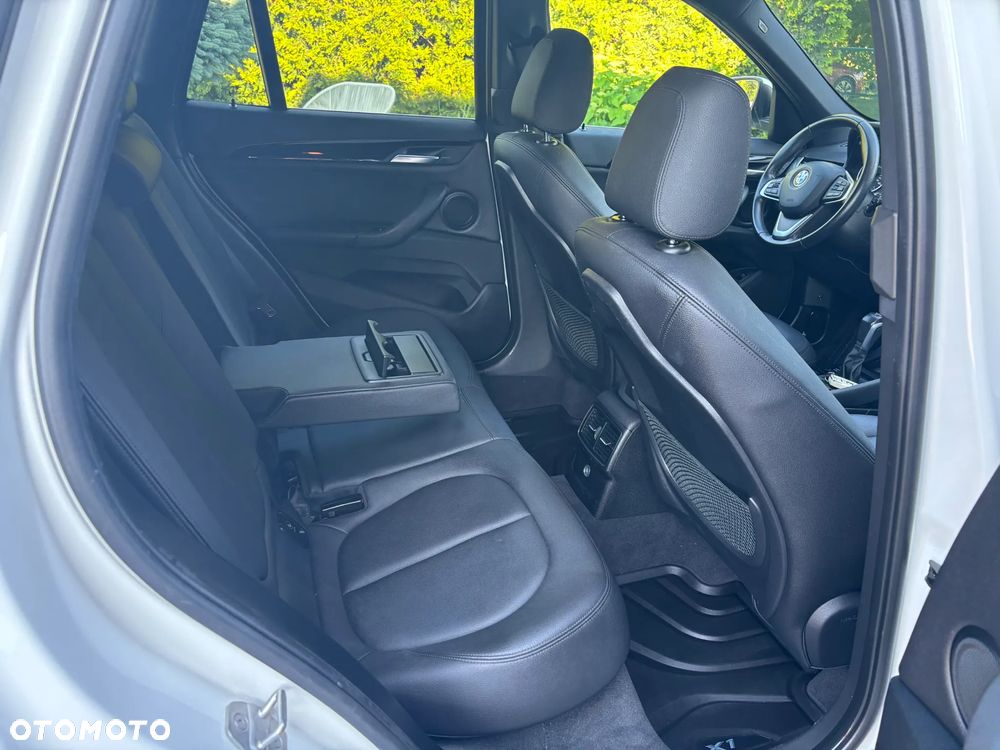 BMW X1 xDrive25i Advantage sport - 9