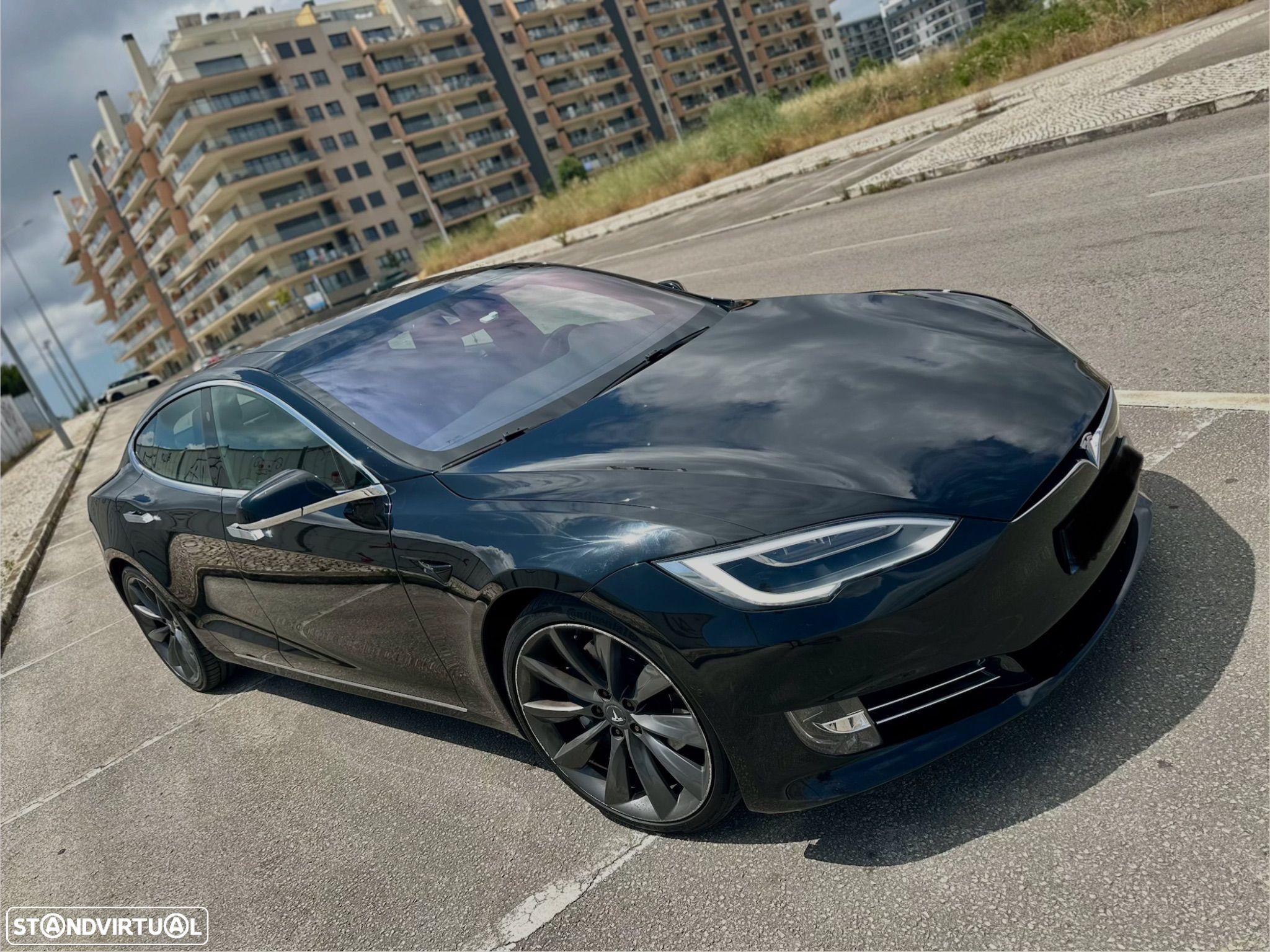 Tesla Model S - 1