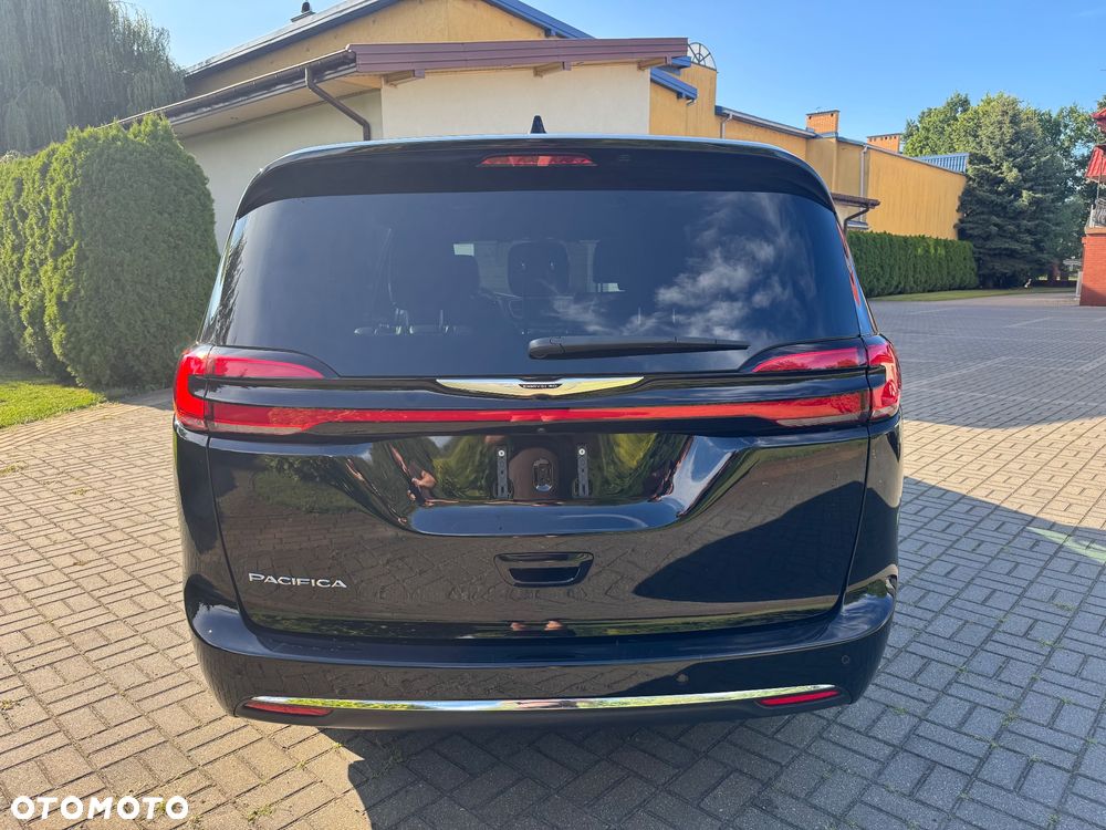 Chrysler Pacifica - 21