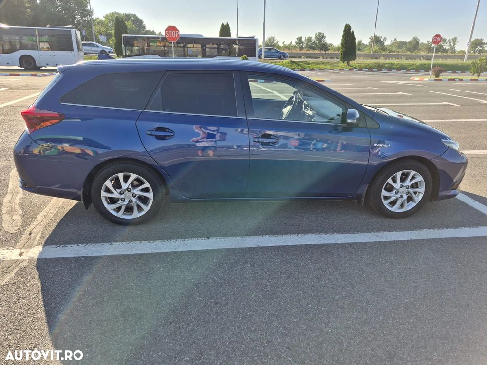 Toyota Auris 1.8 L VVT-i HSD Luna - 6