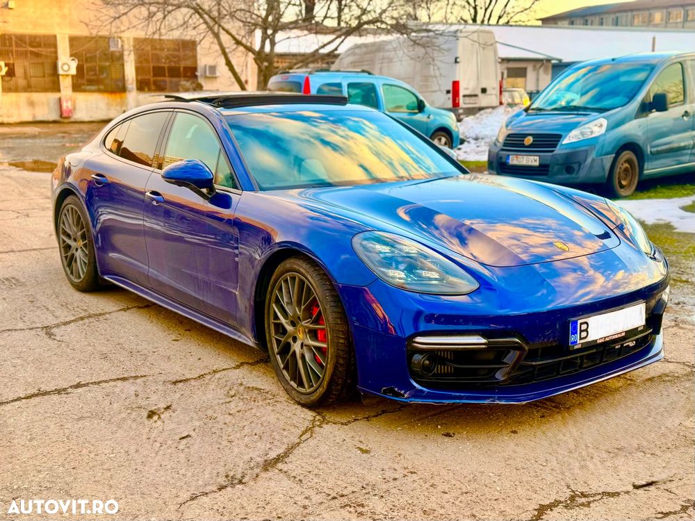 Porsche Panamera - 1