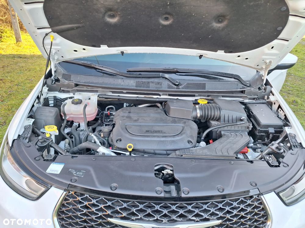 Chrysler Pacifica - 21