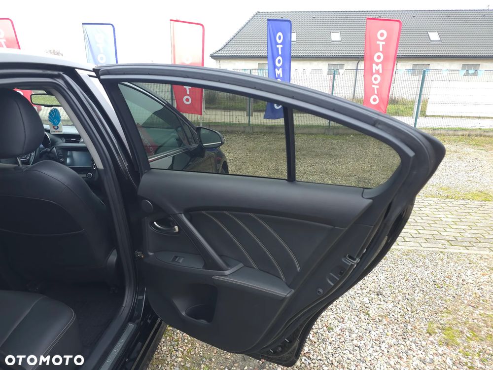 Toyota Avensis 2.0 Prestige MS - 12