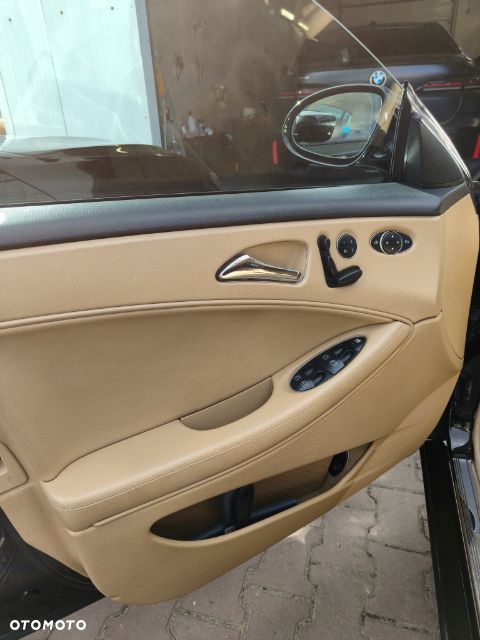 Mercedes-Benz CLS - 10