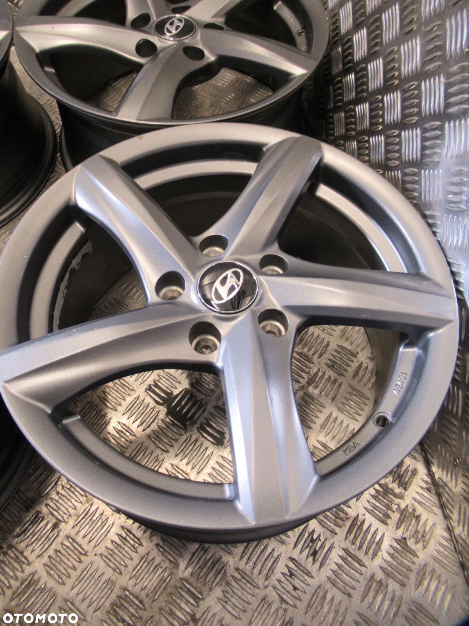 Felgi Hyundai I30, I40, IX20, IX35, Kona, Tucson Mitsubishi 7Jx16 et40 5x114,3 - 6