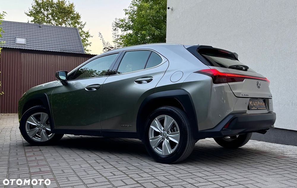 Lexus UX - 5