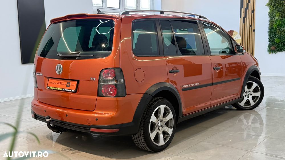 Volkswagen Touran 1.4 TSI Cross - 10