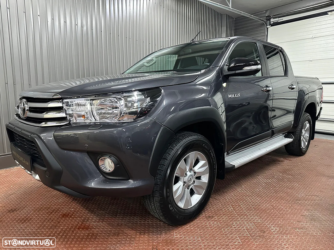 Toyota Hilux 2.4 D-4D 2WD CD Tracker - 4