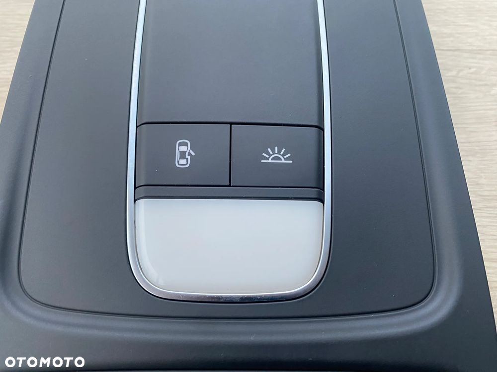 LAMPKA OŚWIETLENIA WNĘTRZA KABINY AUDI A3 8V 8V0947135A - 4