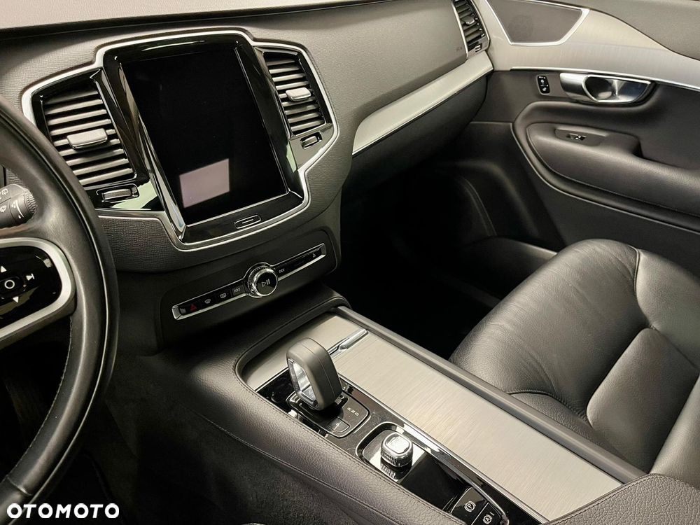 Volvo XC 90 D5 SCR AWD Momentum 7os - 22