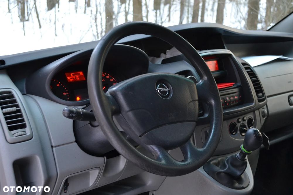 Opel Vivaro - 11