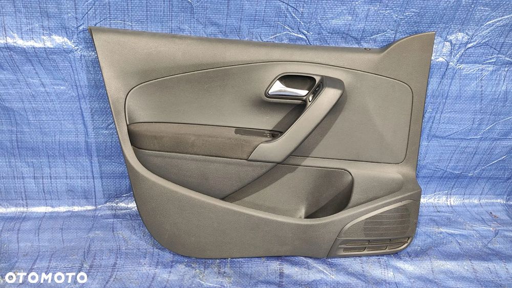 BOCZEK DRZWI TAPICERKA LEWY PRAWY PRZÓD KLAMKA WEWNĘTRZNA PANEL PRZEŁĄCZNIK SZYB VW POLO V 6R 5 DRZWI EUROPA - 2