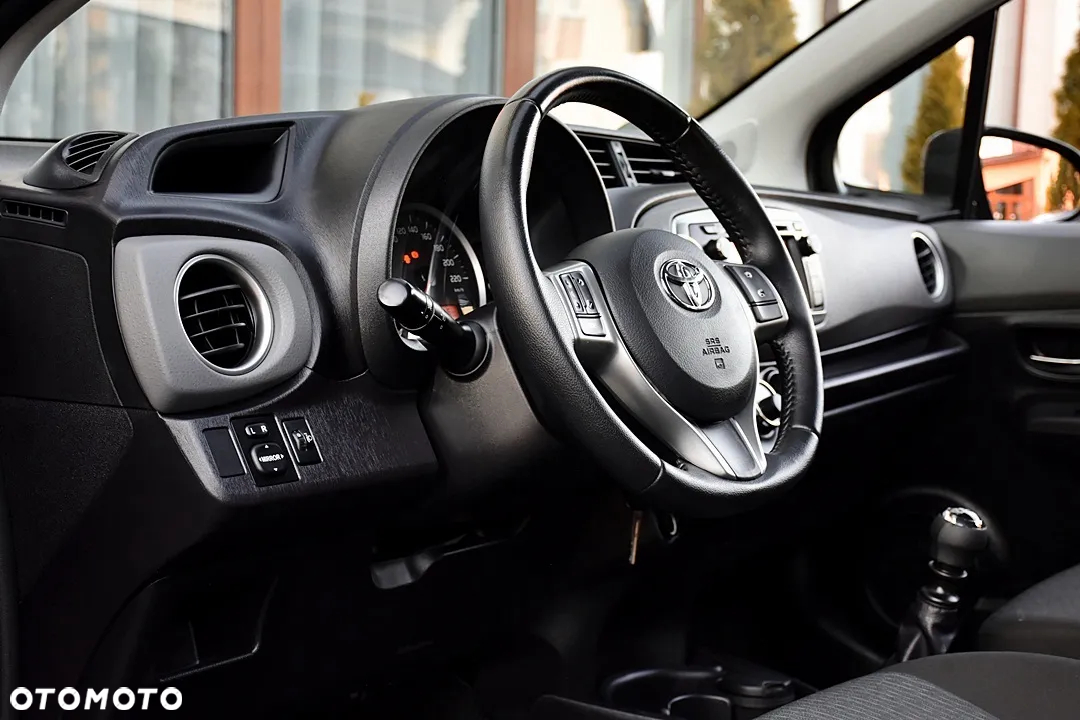 Toyota Yaris 1.33 Business Edition - 24