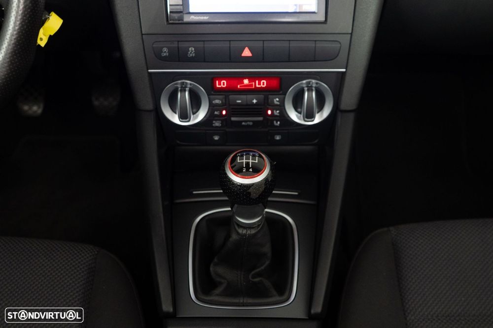 Audi A3 Cabrio 1.6 TDi Sport - 21