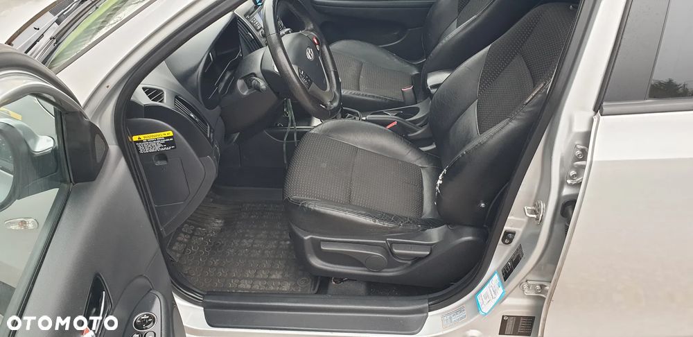 Hyundai i30 i30cw 1.6 CRDi blue Classic - 12