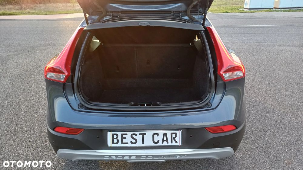 Volvo V40 Cross Country D2 Momentum - 9