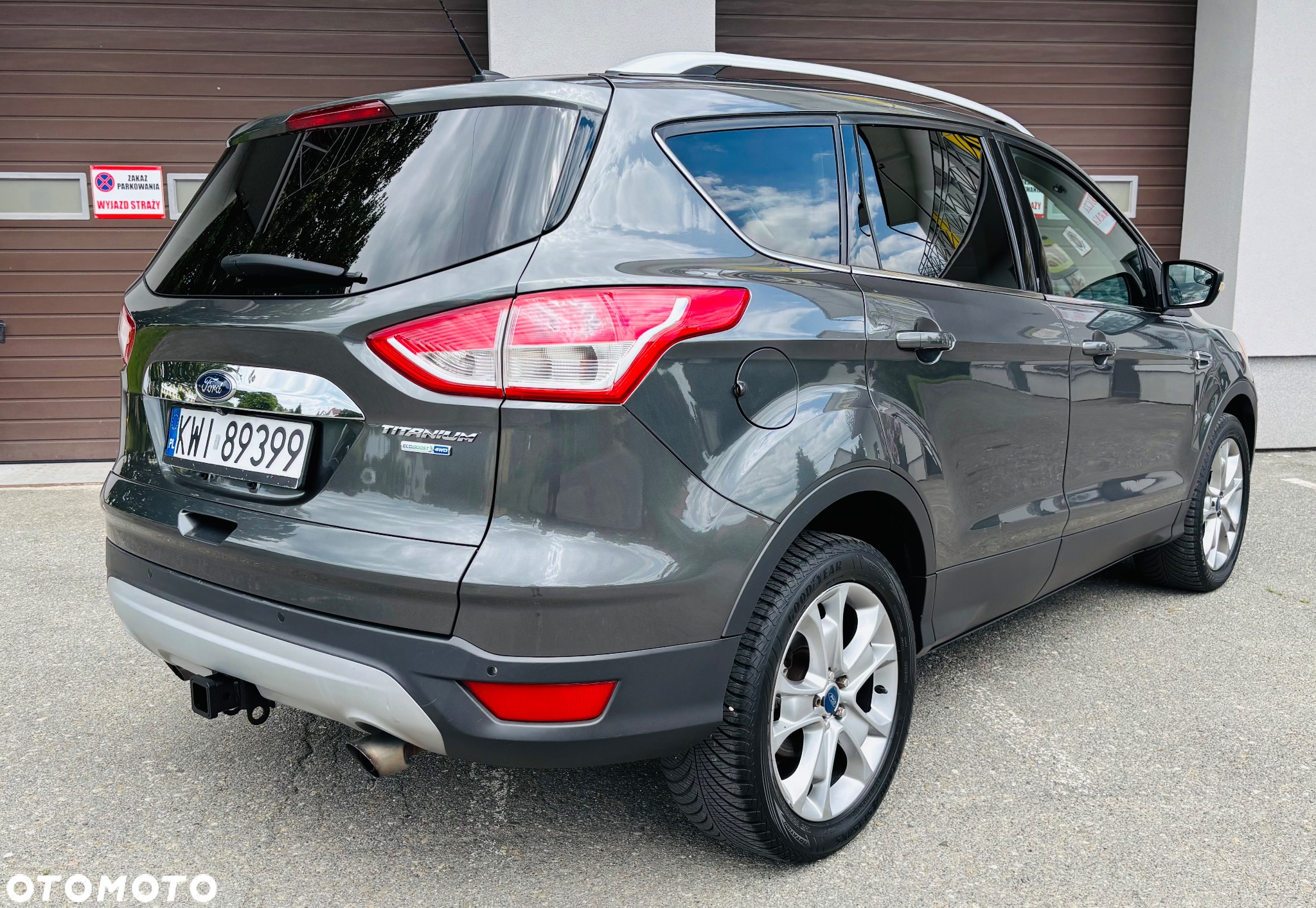Ford Escape 2.0 EcoBoost AWD Titanium - 4