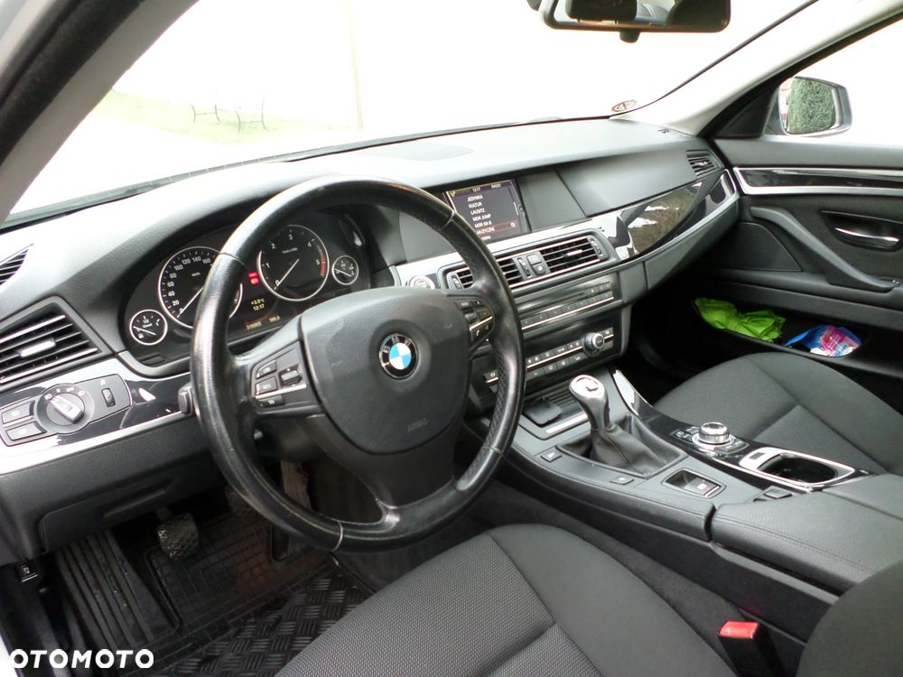 BMW Seria 5 520d - 26