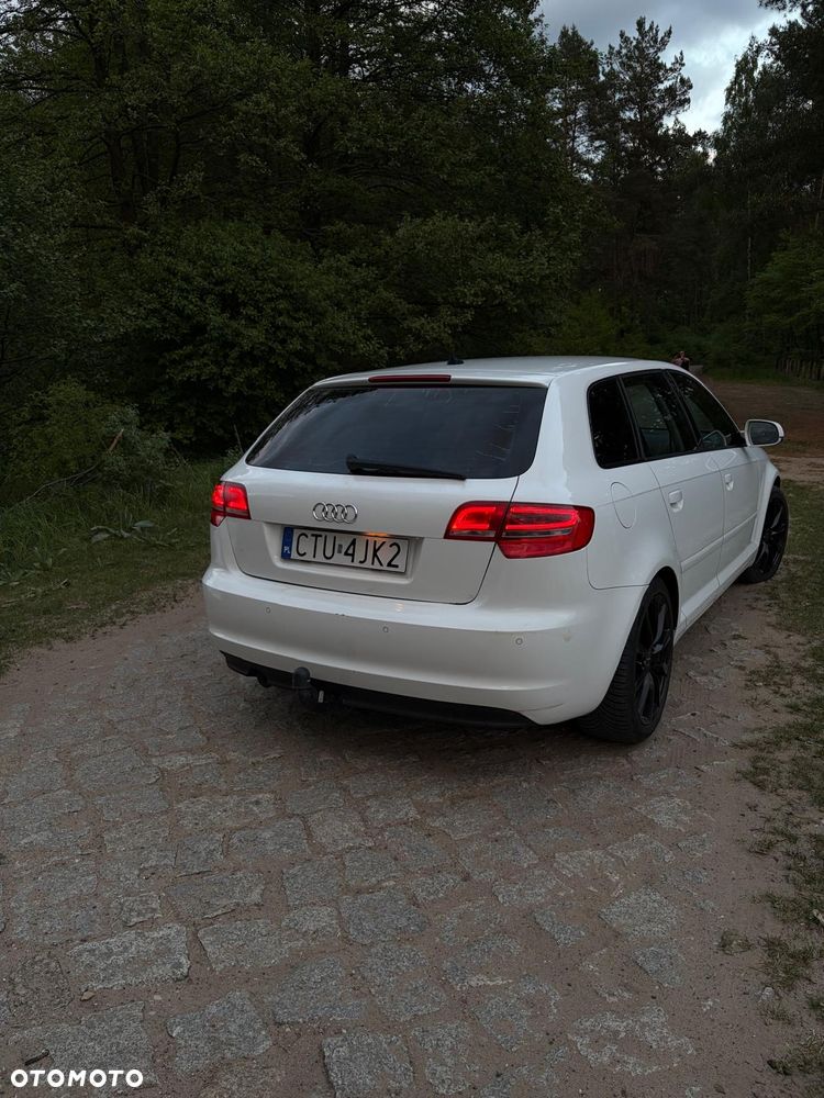 Audi A3 Sportback 1.6 TDI DPF Ambiente - 7