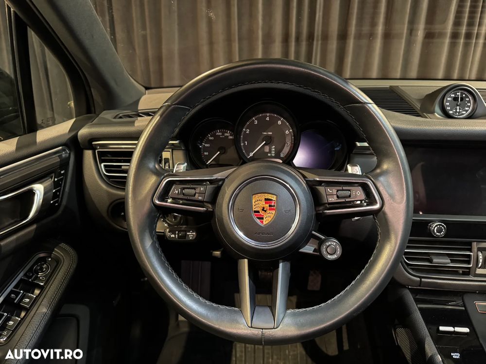 Porsche Macan Standard - 17