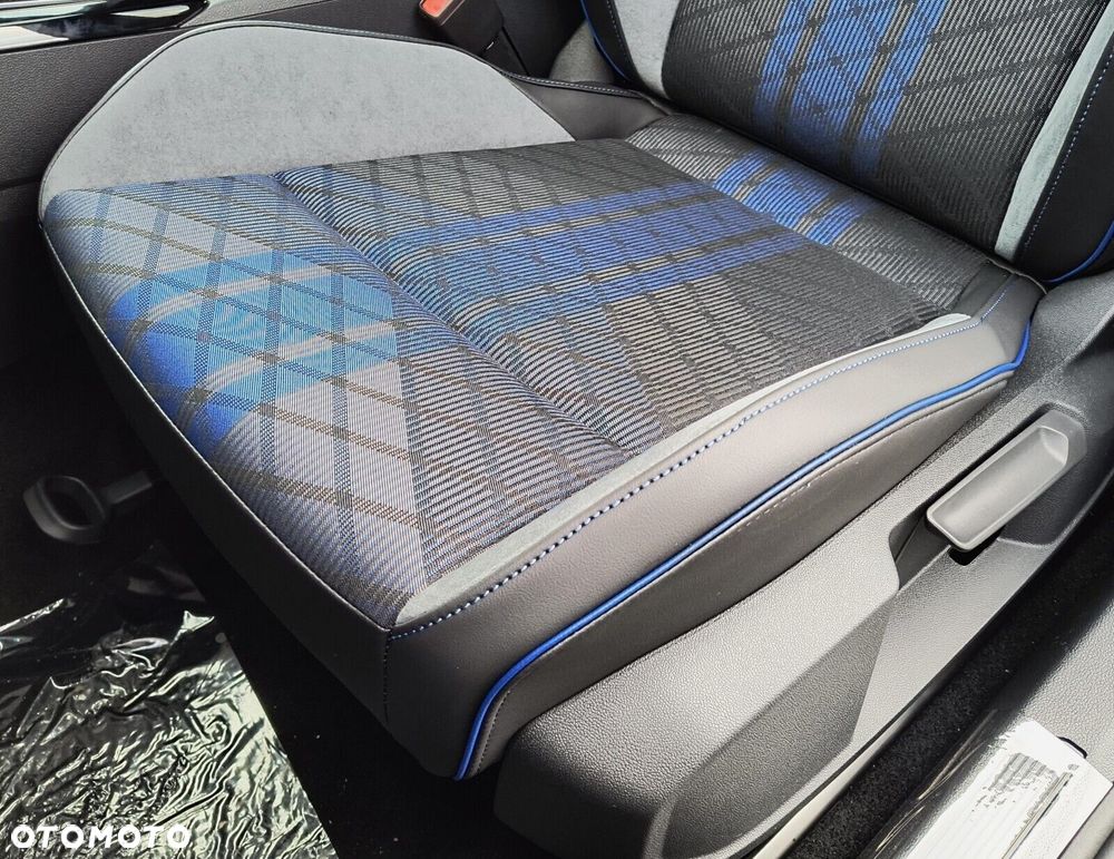 Volkswagen Golf VIII 2.0 TSI 4Motion R DSG - 12