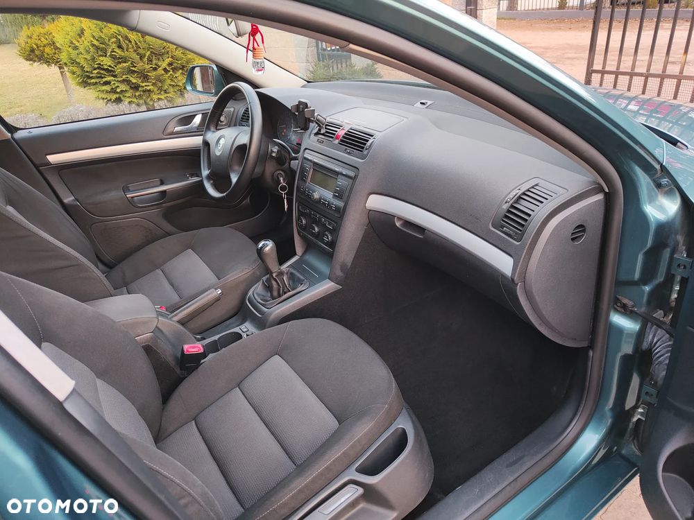 Skoda Octavia 1.6 Elegance - 8