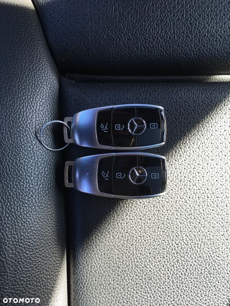 Mercedes-Benz Klasa E 220 d 9G-TRONIC Avantgarde - 30