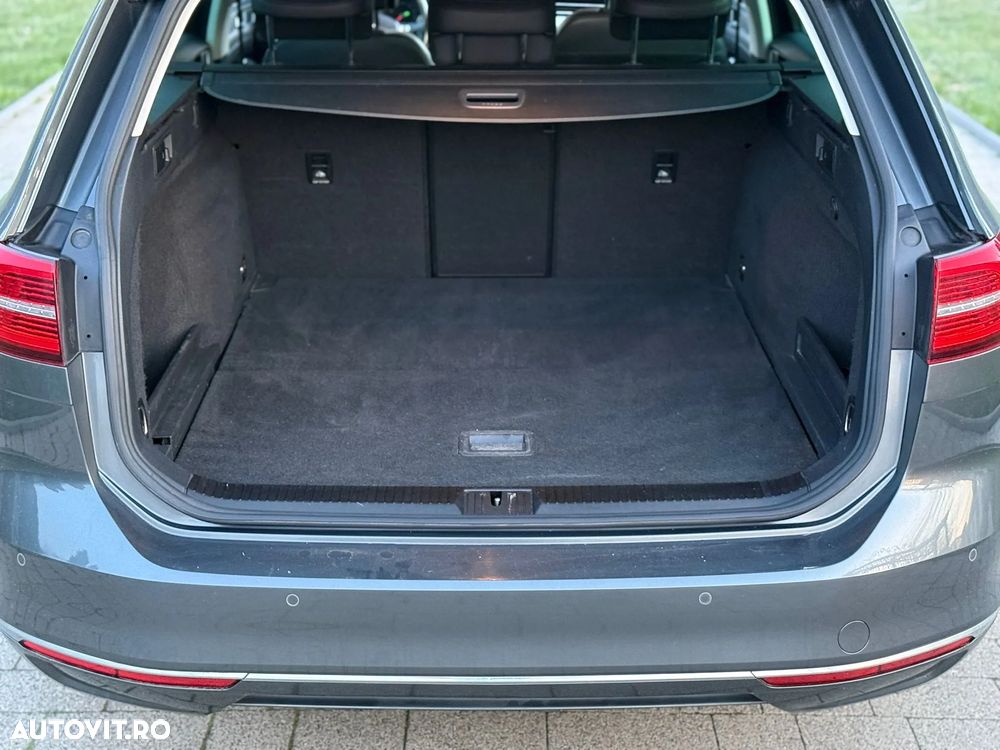 Volkswagen Passat 2.0 TDI DSG (BlueMotion Technology) Highline - 25