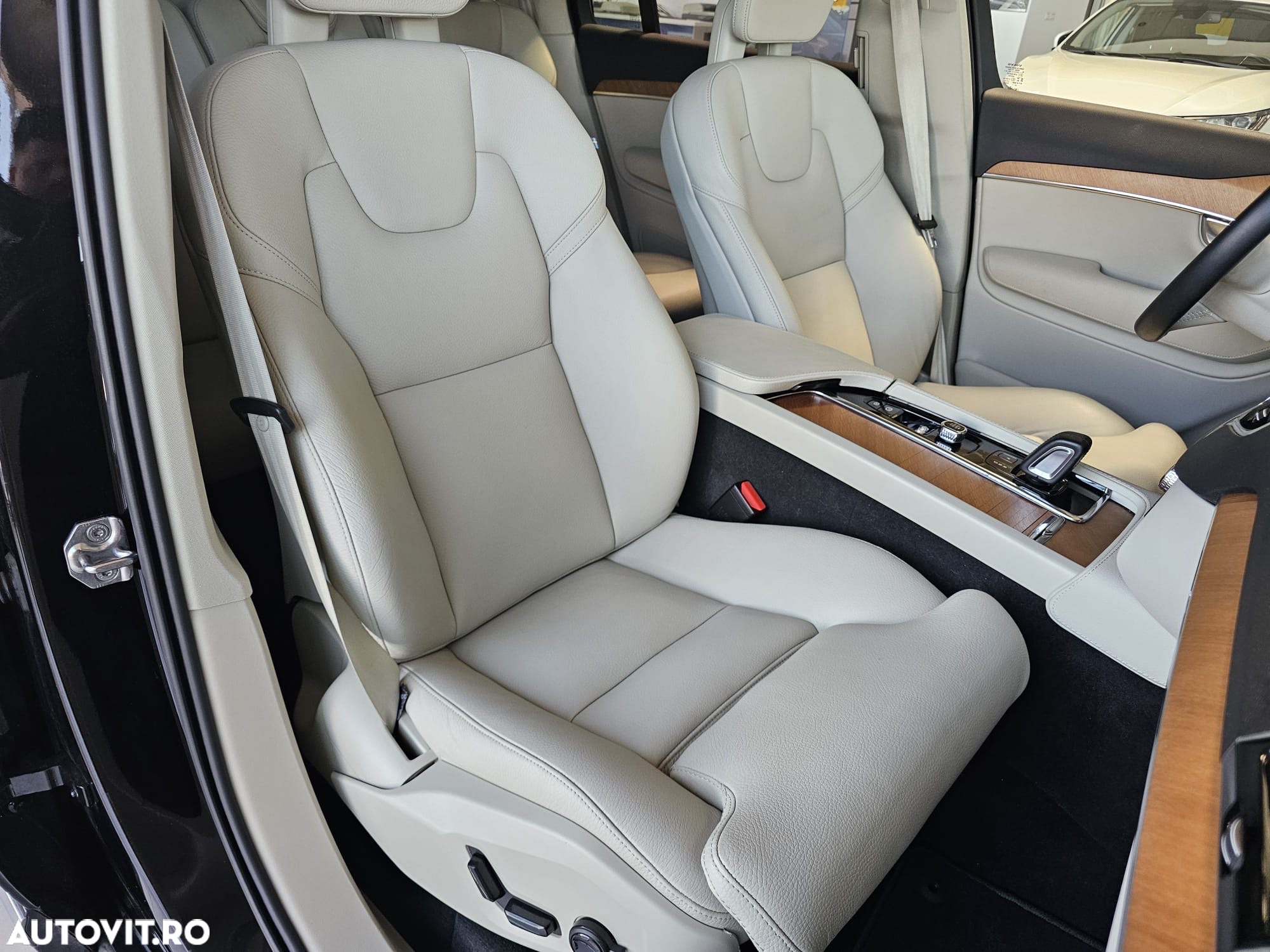 Volvo XC 90 T8 AWD Recharge Geartronic Inscription Expression - 14